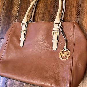 Michael Kors purse in Excellent used condition